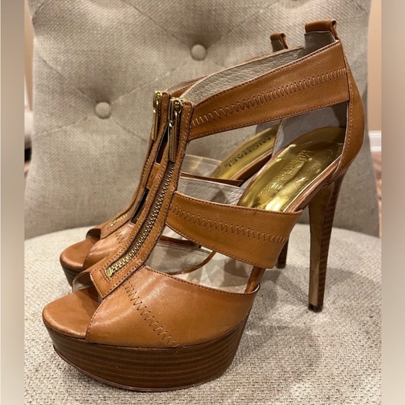 Michael Kors Size 7 leather Berkley platform heels ; color “luggage” - Picture 4 of 11